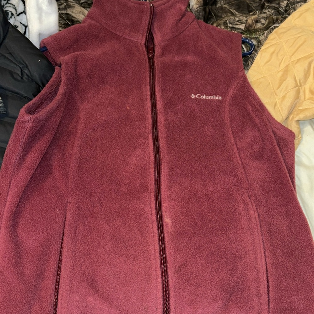2 Columbia vests!